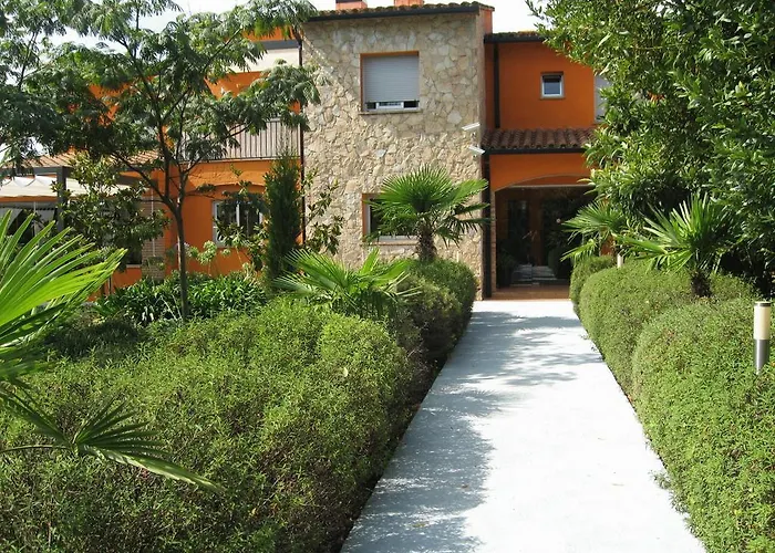 Aatu - Adults Only Peratallada